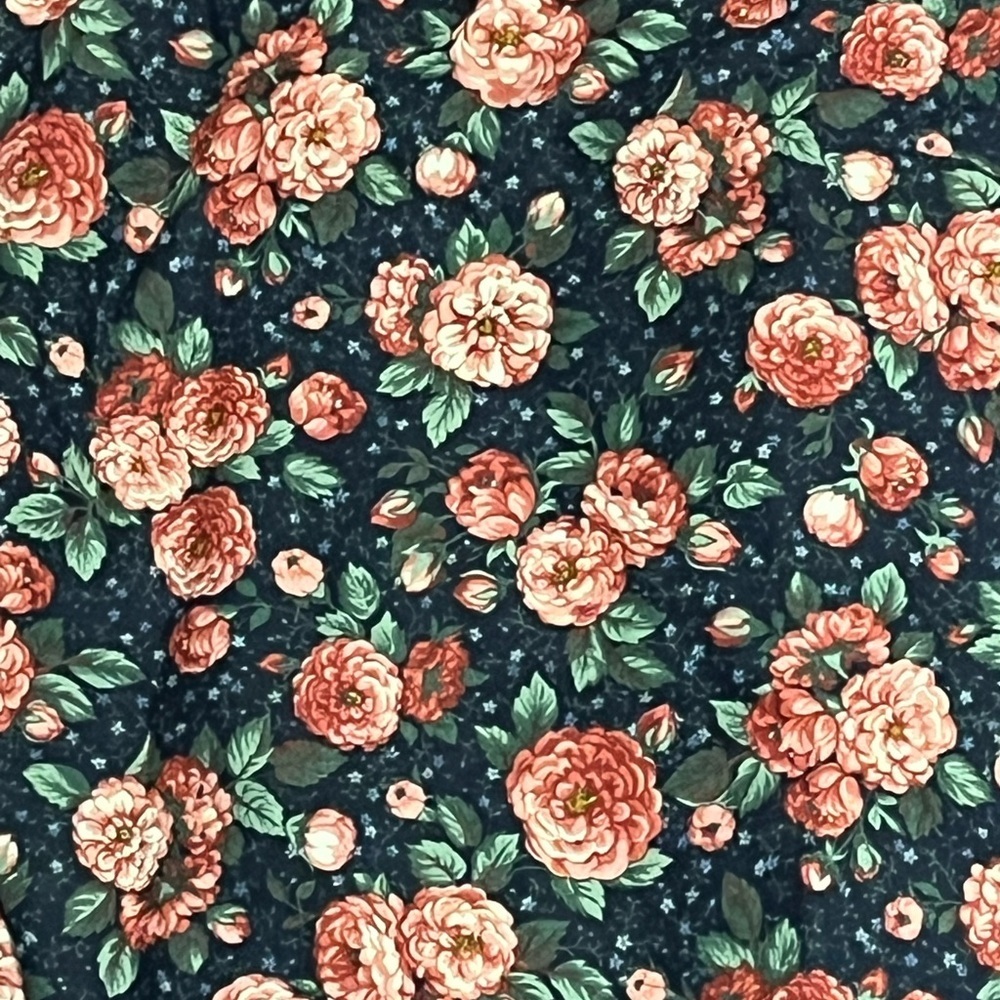 Vintage Pair of Floral Rose Print Cotton Pillowcases with Ruffle Edges - Picture 3 of 5